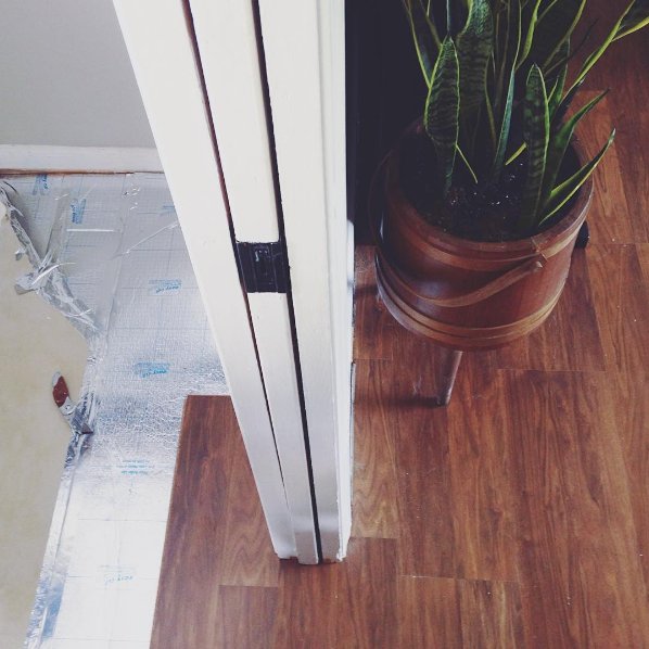 crimsonclovernc's tweet photo. Walnut #laminateflooring creeping into the laundry/mudroom today! #project1969 #DIYflooring #createhome @Lowes https://t.co/e2p7TQ4HEv