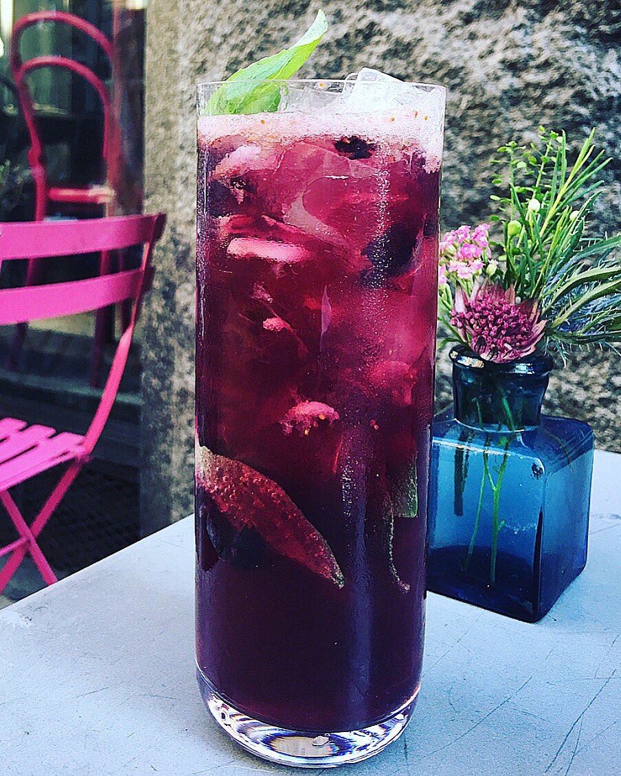 ABCCocina's tweet photo. Celebrating #nycpride w/ "Pride &amp; Joy"- Triple 8 blueberry vodka, basil &amp; blueberries from @UnSqGreenmarket! https://t.co/aqT8ok9Uox