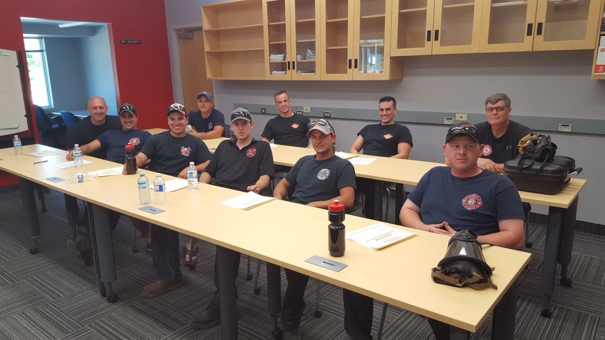 SFA_Ontario's tweet photo. Students learning Fire Control, Command/Accountability/Entry Control and Identifying Hazardous Fire Conditions. https://t.co/lcMwxpy144