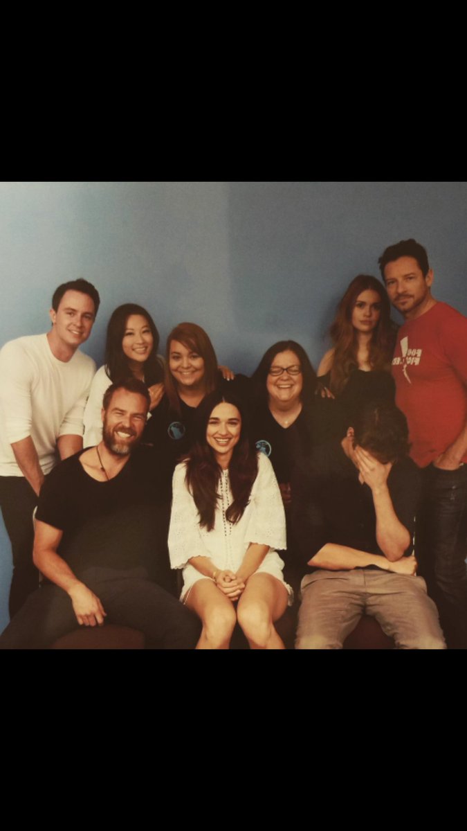 LolMdrr___'s tweet photo. 📷 Photos de groupe prises durant la #howlercon (via le snap d'Arden) : https://t.co/AcJfxV8rl2