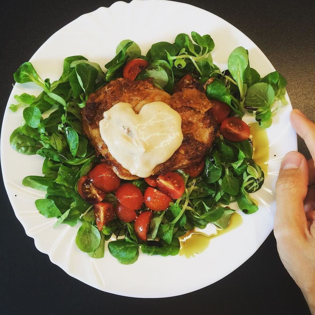 amauf's tweet photo. #❤️ #😋 #salad #food #foody #heart foodporn #lovely #homemade https://t.co/4xNn98ynSf https://t.co/ptQuWZzL2r