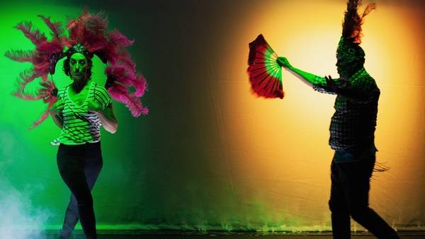 Hoy a las 21 te contamos porqué tenés que ver Cuando vuelva a casa quiero ser otro de <a href="/marianopensotti/">Mariano Pensotti</a> <a href="/RadioyPunto/">RadioyPunto</a>