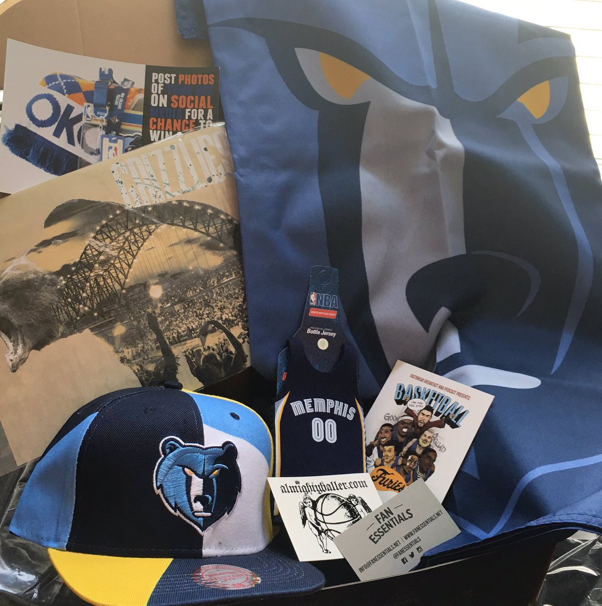 GrizzEssentials's tweet image. Boxes are being filled y'all! Huge flags+prints+hats+koozies! 🔥 #treatyoself #fanessentials