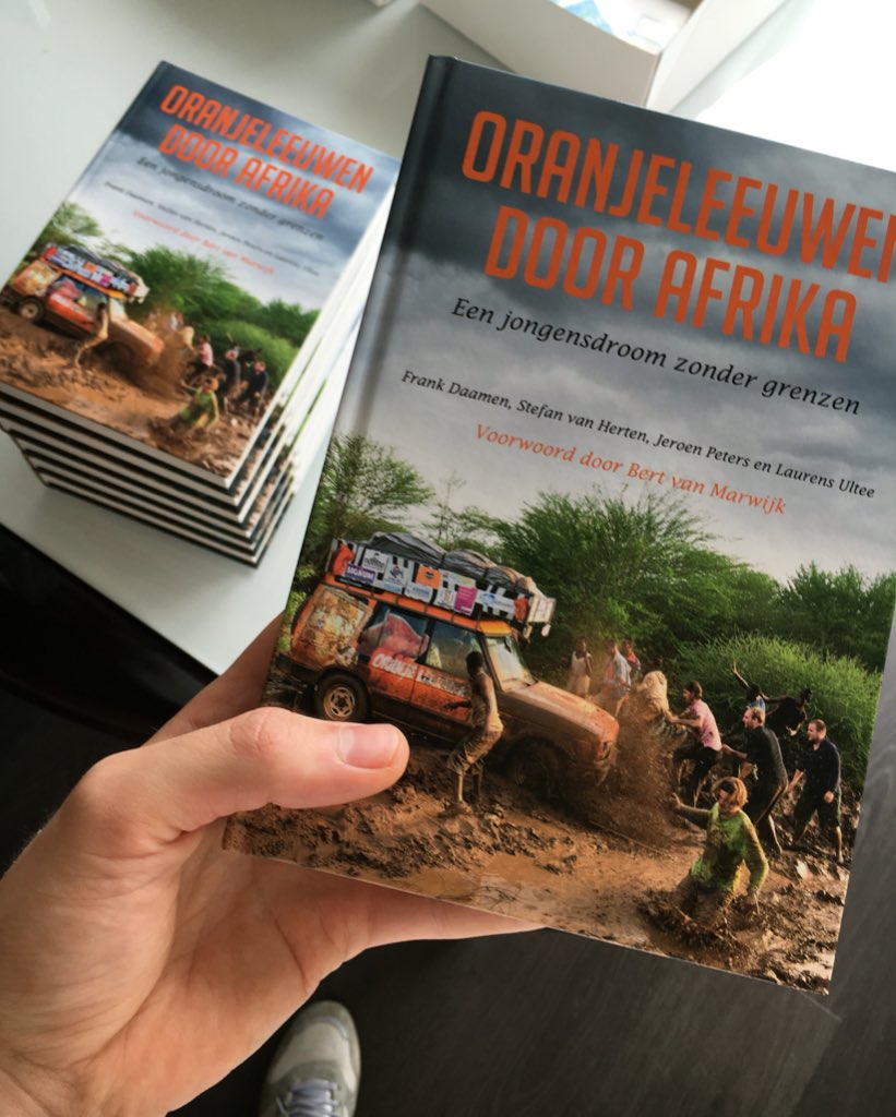 frankdaamen's tweet photo. Yeah! Ons boek @Oranjeleeuwen door #Afrika is uit! Bestellen (€ 24,95) kan via https://t.co/n8Y6TsRDbn https://t.co/msps2JnYv1