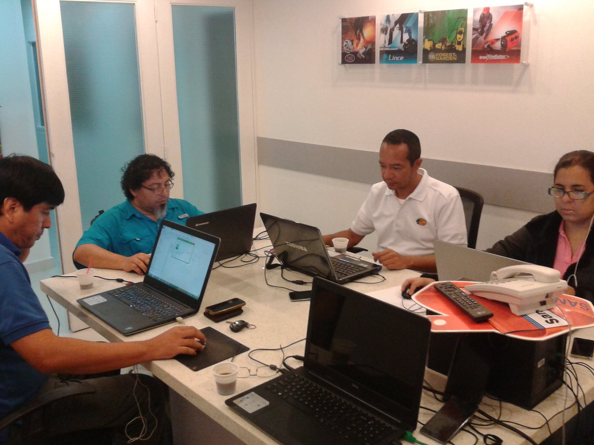 Imsoft's tweet photo. Nuestro equipo #idempiere sesión de trabajo en cliente, no había llegado @rookielector https://t.co/4dsZfn4CYA