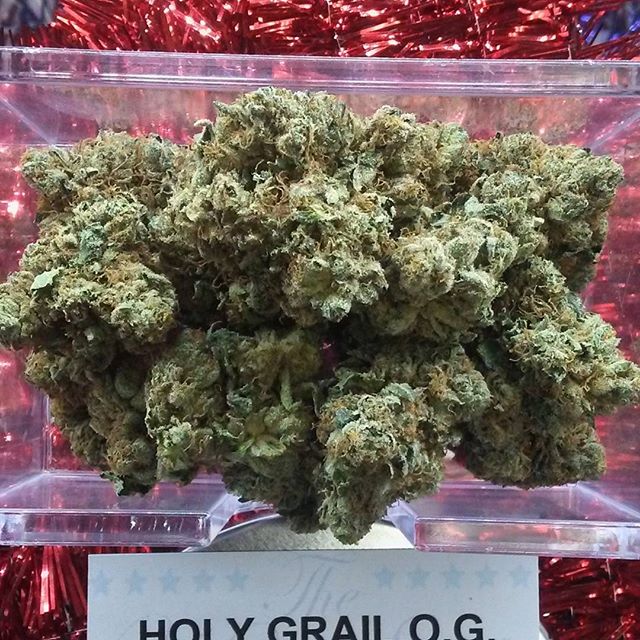 the_high_side's tweet photo. *reminder* #happyhour is all #weekend long. :) #holygrailog #kush #privateeserve #medical #medicalmarijuana #thc https://t.co/1E6l4E4Tdu