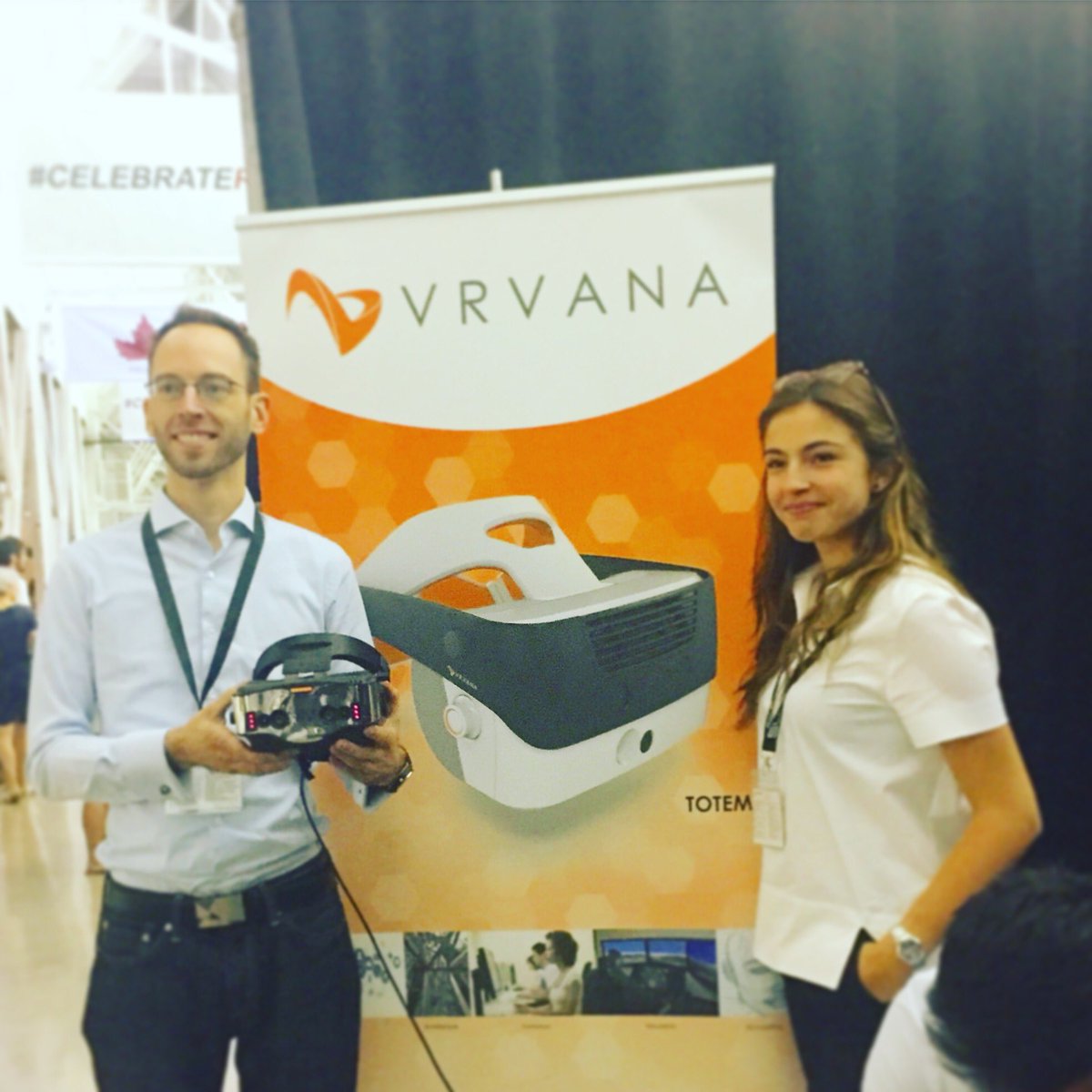 chelseapmmm's tweet image. Amazing #augmentedreality by Canadian company @vrvana - detailed helicopters flying off pages #verycool #VRTOC2016