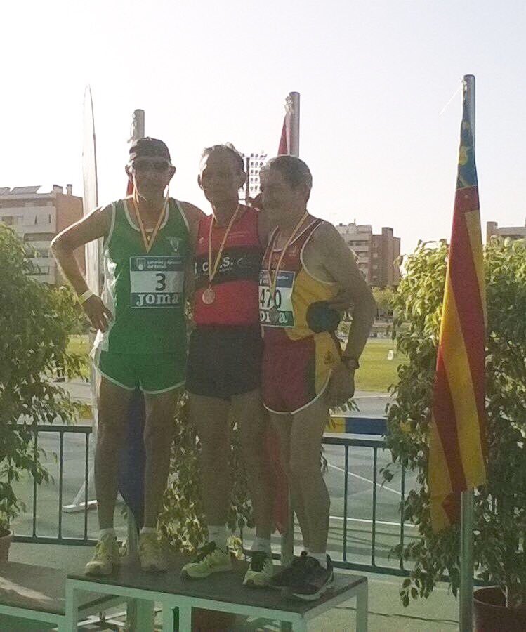 RunnersBabylon's tweet photo. Orgullosos del míster, Víctor Abascal... Subcampeón de España de Veteranos en 5km el viernes en Elche! Campeón!!!! https://t.co/77juUg3LKn