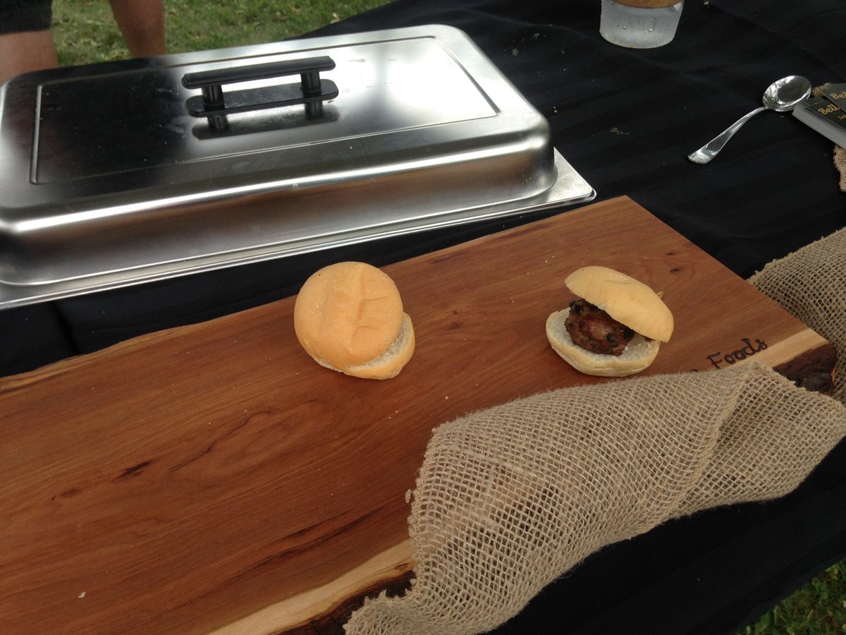 CorwhinProduce's tweet photo. Taking in #LocalFoodFest16 of @tastereal https://t.co/aIJYanZozB