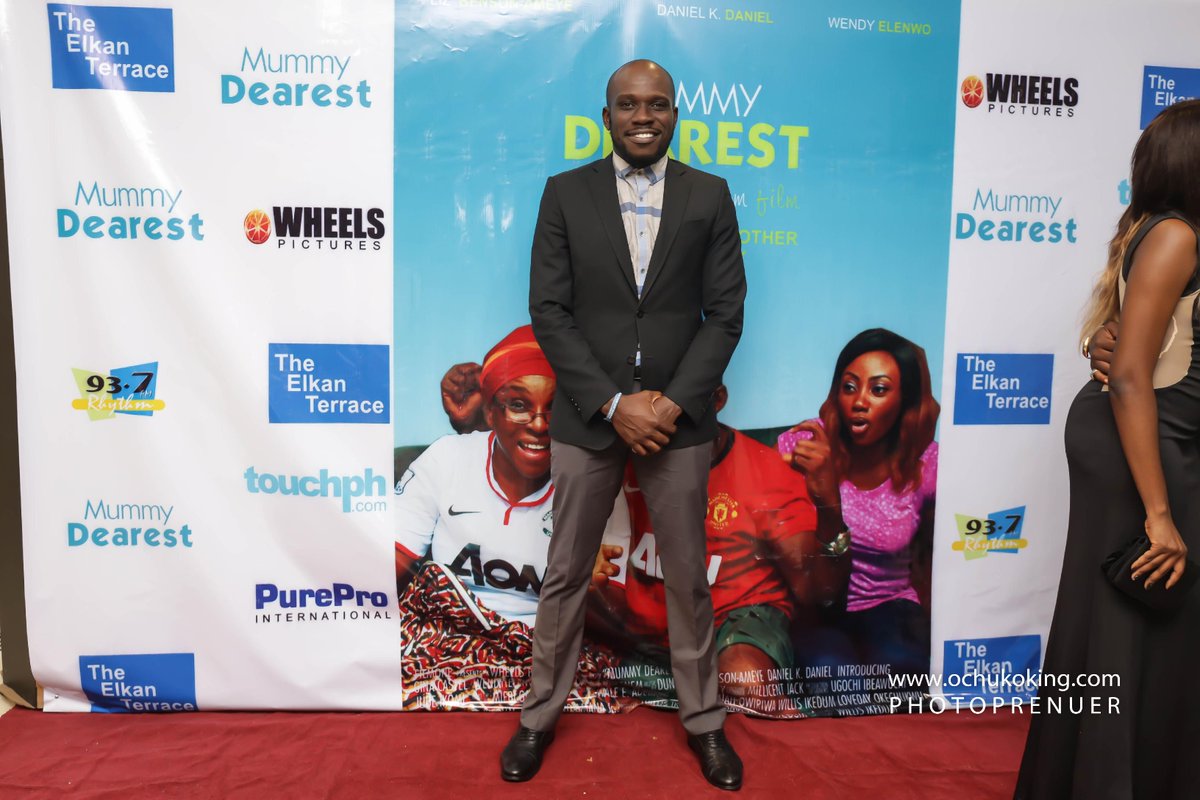 DearestMovie's tweet photo. The Don of Mummy Dearest, director of life. Shun sir! @TheonlyWillis https://t.co/4bUW4QJEva