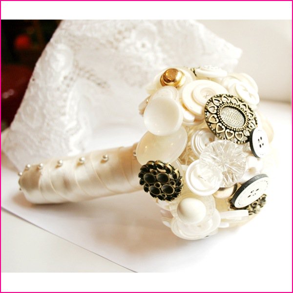 Planning a #wedding? Learn to make your own button bouquet ow.ly/Y60sB  #Aberdeen #bridal