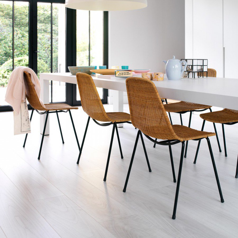 Le parquet blanc, c'est tendance ! À découvrir en soldes ici  : bit.ly/1SwHV5c