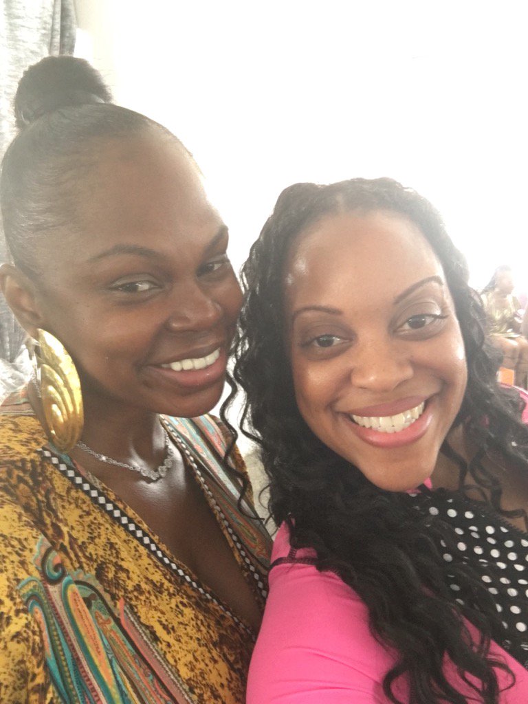 ModernModFash's tweet photo. At the #stylistsuite #DTLA #modernmodfashions #BETX https://t.co/qdQGHlhs8u