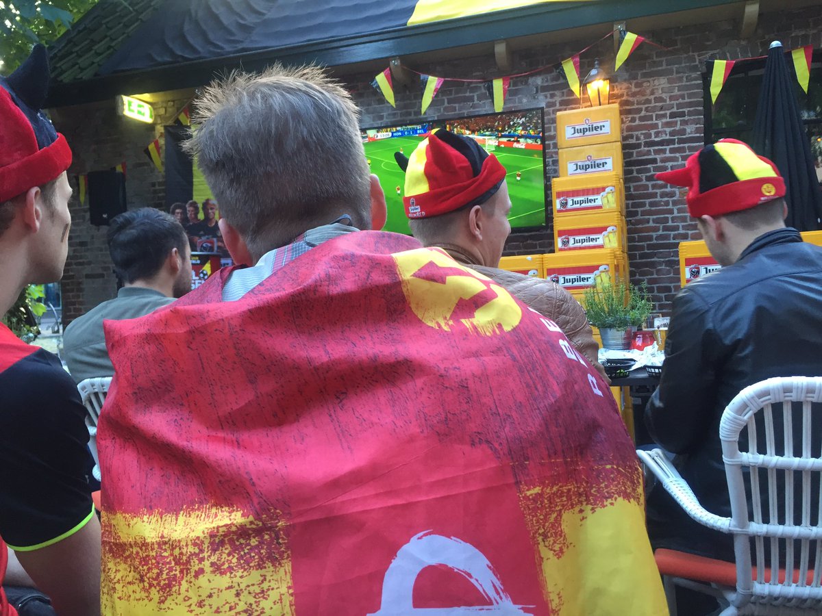 BE033_EK2016's tweet photo. Amai! Dat begint goed. Ook hier in #Amersfoort!😍 #hunbel #BE033 #ALLINRED https://t.co/yKCcUfbiMT