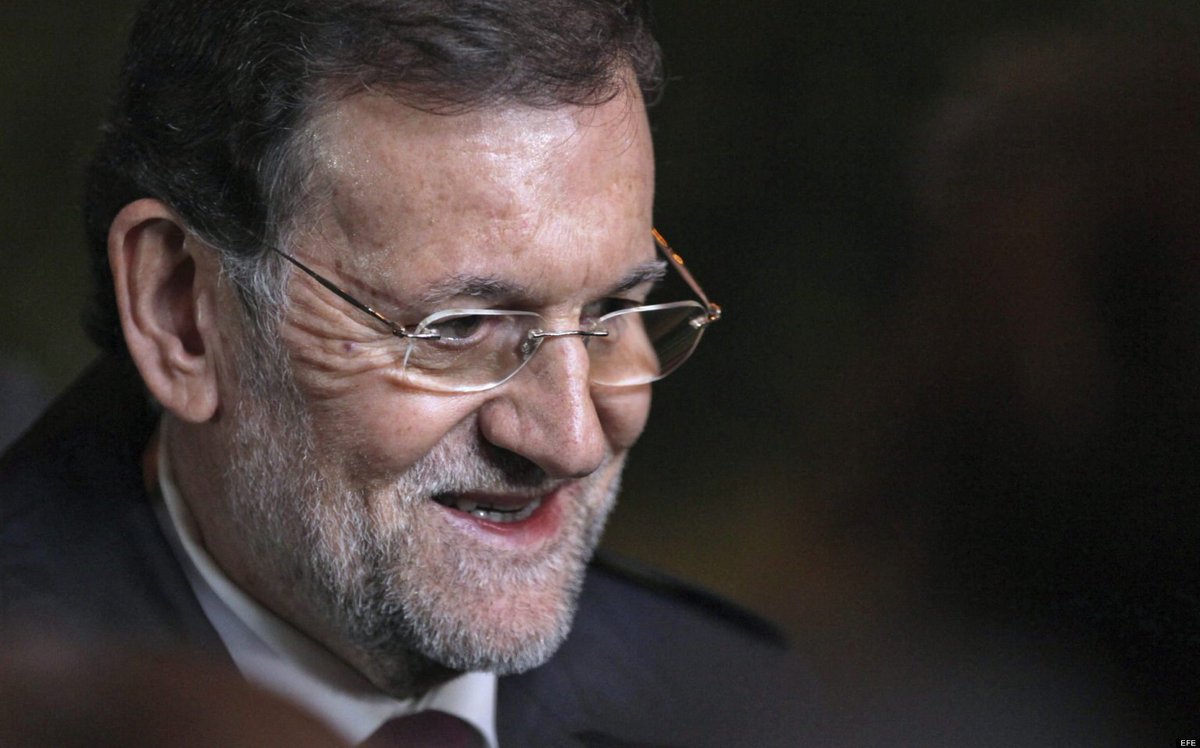 eljueves's tweet photo. Oh, sí, Rajoy, hemos sido malos, azótanos, maestro, más dolor, más, mmmm, oh, sí... https://t.co/WIJqGXIX29