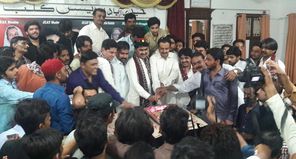 pervaizalam9's tweet photo. Celebration 63rd BD of SMBB at press club Hyd by PSF
Cheif guest @JavedNayab77743 , @fidahussainppp and @Majid_Agha https://t.co/nu8jF7qJKi