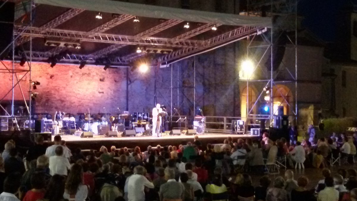 DeBellatrix's tweet photo. La lunga notte romagnola! @ravennafestival @antoniode_rosa #ivanomarescotti #palazzosangiacomo #russi https://t.co/UIgNSmQKXJ