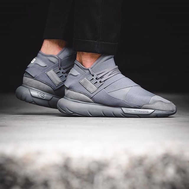 y3 qasa on feet