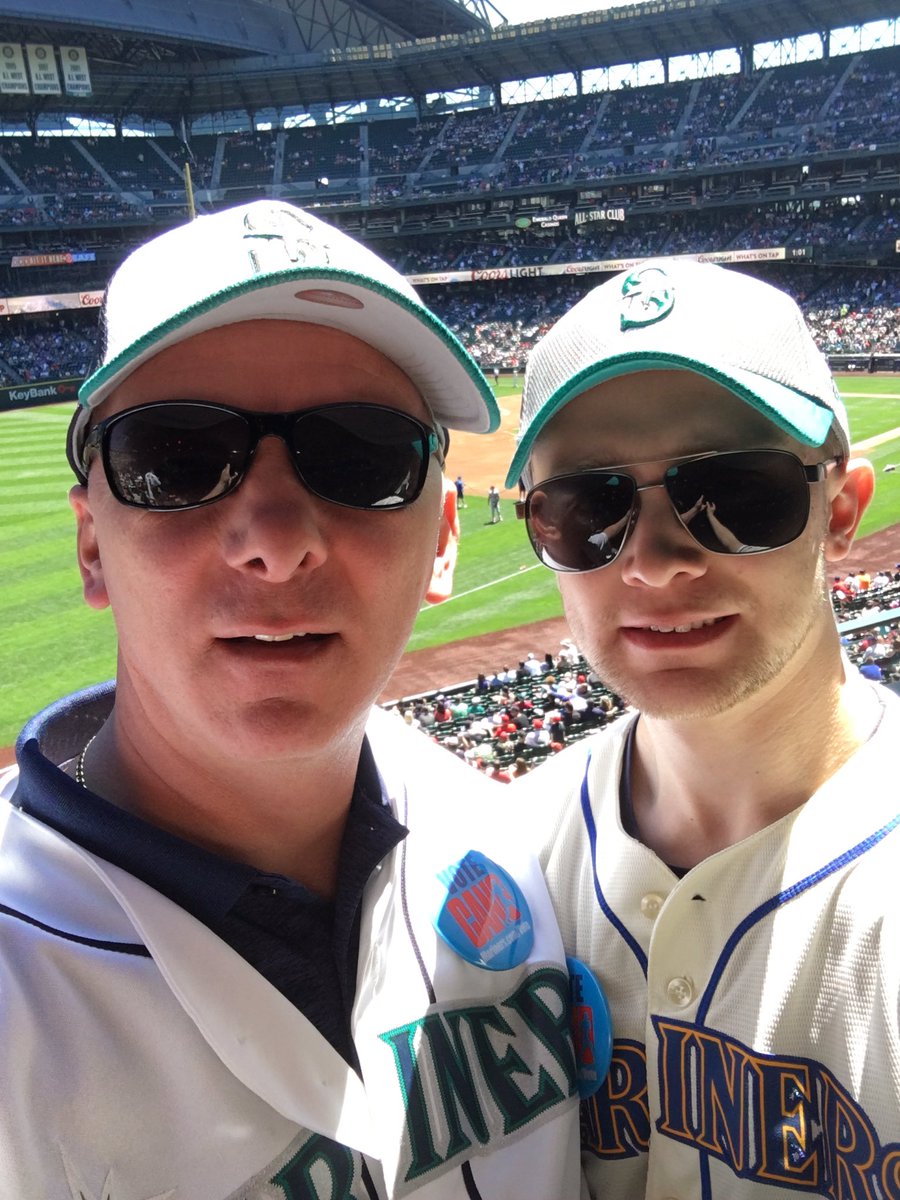 iDocCellRepair's tweet image. #WHEREiROOT #GoMariners @treyson_m Father Son day
