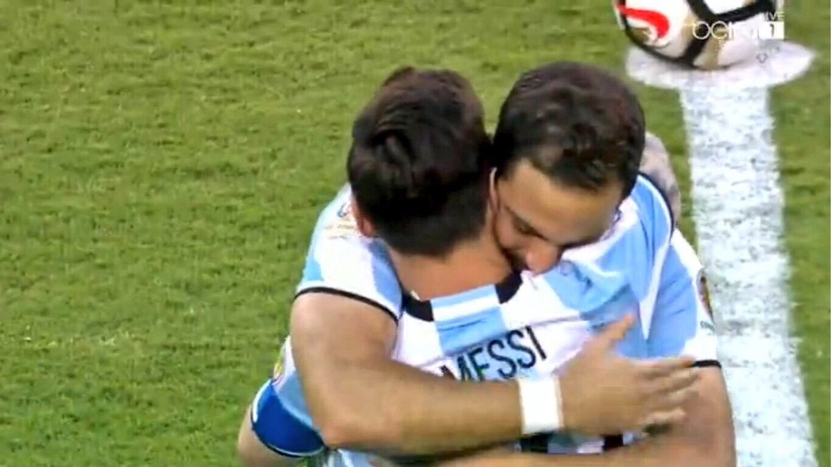 Rildi_K's tweet photo. Ήρθε η ωρα σου !! ⚽️🏆 #CopaAmerica #ARGvCHI https://t.co/yIrWqiv67y