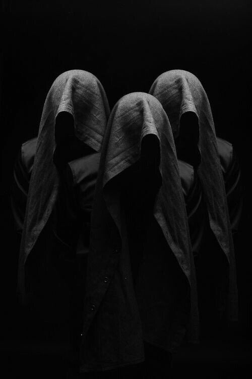 EldestRosier's tweet image. R O S I E R 
Our house is strong
Our family is of the most pure
Our sons and daughters are bred to be warriors