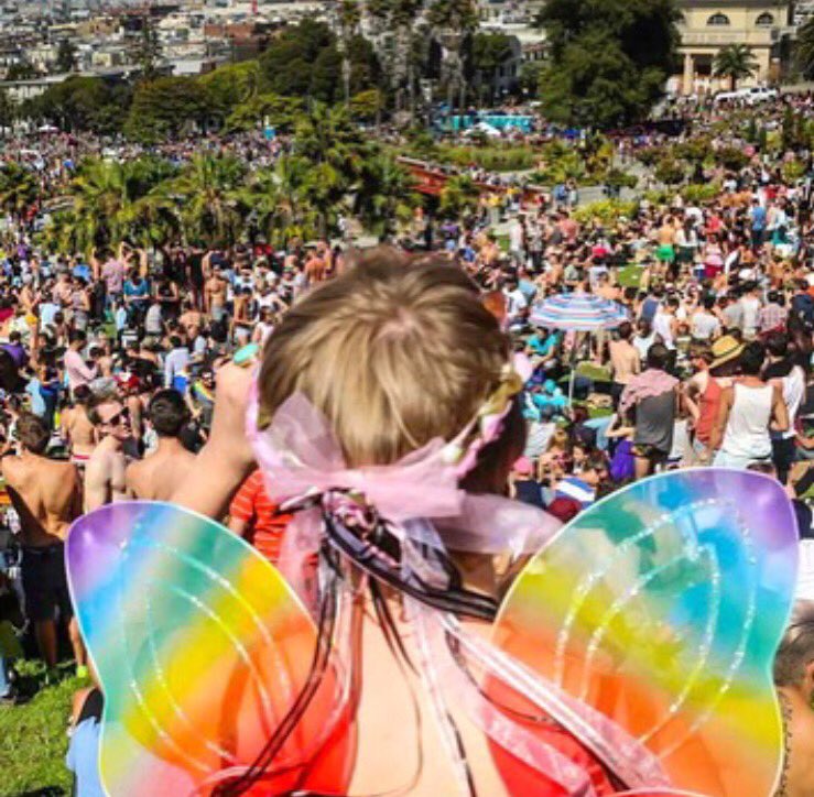 powerofhug's tweet photo. Celebrate love and equality with hugs!
Lot of hugs at Pride San Francisco! Find us to share a hug 😊
#pride #onelove https://t.co/CKklok2Tn7