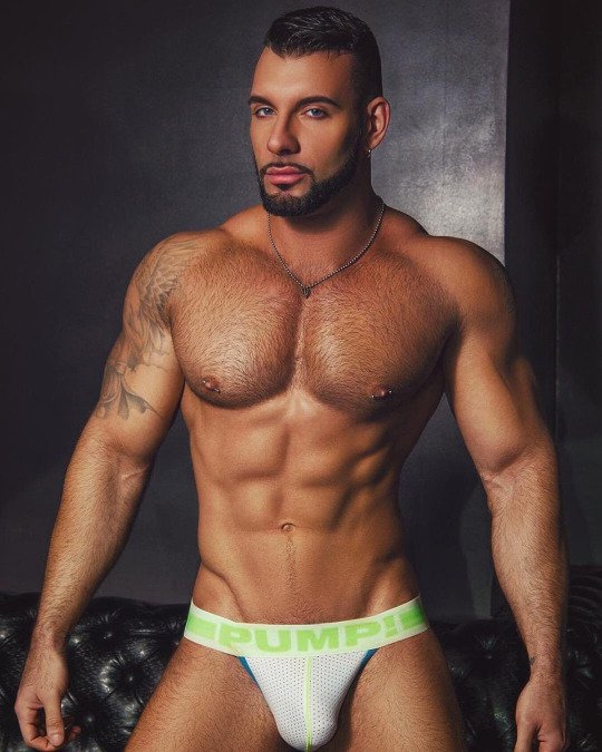 Nickplus33Nick's tweet photo. #jockbear https://t.co/gXqZvrG6v0