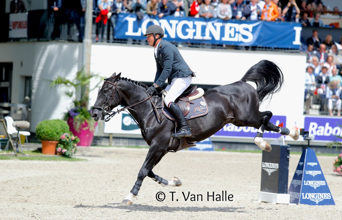 happiness in the grand prix of <a href="/CHIORotterdam/">CHIO Rotterdam</a>  for J. Dubbeldam - Carusso La Silla <a href="/StalDeSjiem/">Stal De Sjiem</a> <a href="/KNHSNederland/">KNHS</a>