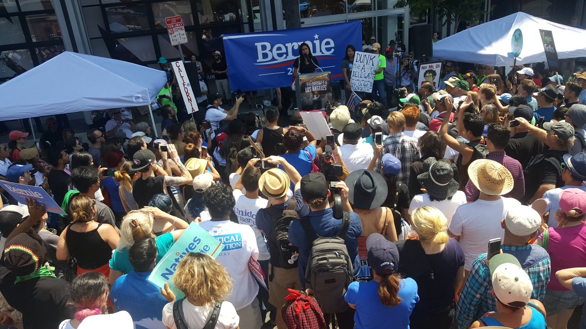 lewisgimson88's tweet photo. .rosariodawson pledges to donate $700 to delegates. Can we match it? https://t.co/9CaBPGCdDw #StillSandersMarch https://t.co/chbWDOPmAt