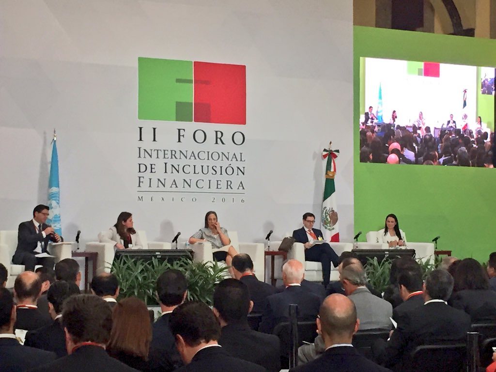 bbienestarmx's tweet photo. #PorSiTeLoPerdiste Nuestra DG @BANSEFI @AlejandraDMV participó en el Primer Panel del #FIIF2016 https://t.co/dpViFC2tom