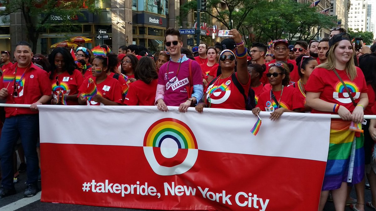 holly nuber (@hbn_ontheline) on Twitter photo 