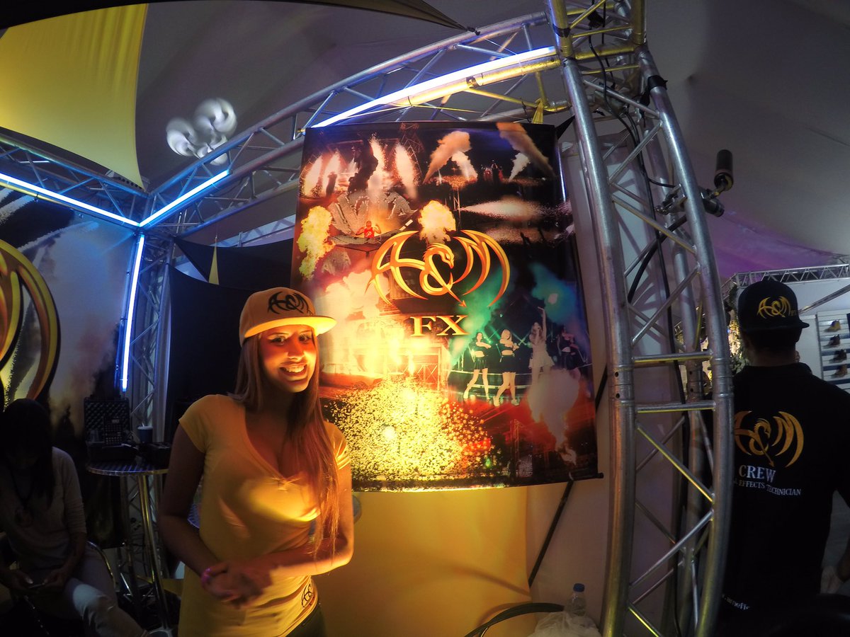 AMEFFECTS's tweet photo. Acércate al CCCT y visita nuestro stand #AMEffects estamos en #ExpoMisDulces15 💥🔥 @SharlenySanchez @MisDulces15 https://t.co/4dD3nhnxs0