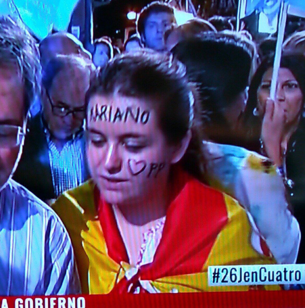 camilandix's tweet photo. como quien va al hormiguero a ver a justin bieber https://t.co/uygBSygxKD