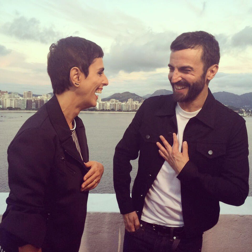 LilianPacce's tweet photo. Hoje eu converso com Nicolas Ghesquiere sobre o Rio, mulheres e inspiração! 22:30@gntfashion @louisvuitton @canalgnt https://t.co/AM2LXirbYN