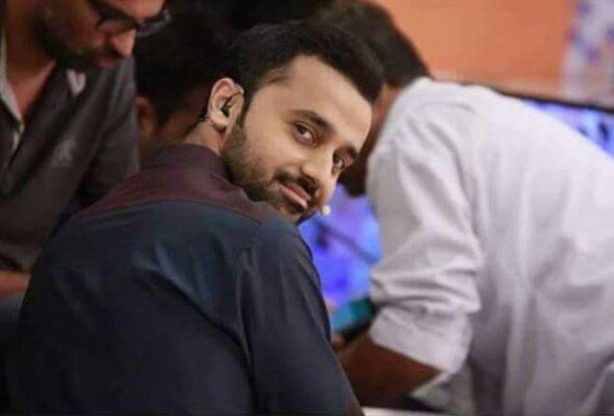uziibb's tweet photo. When you are on bike and missed a beautiful girl going your opposite direction and you look at her like https://t.co/w18SZsbwOL