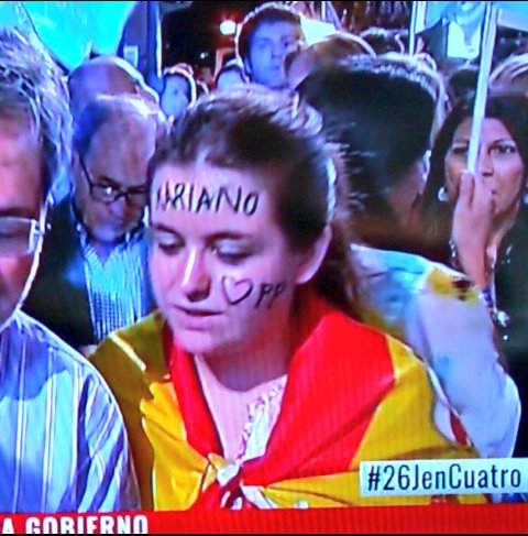 Raul_Bruh's tweet image. ¿Esta chica sabe lo que es la LOMCE y que se la va a tragar enterita o es que no pisa el instituto?