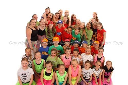 dRUMMONdANCE's tweet photo. Family!!#dancecaper @dRUMMONdANCE https://t.co/SJqpetT9Gf