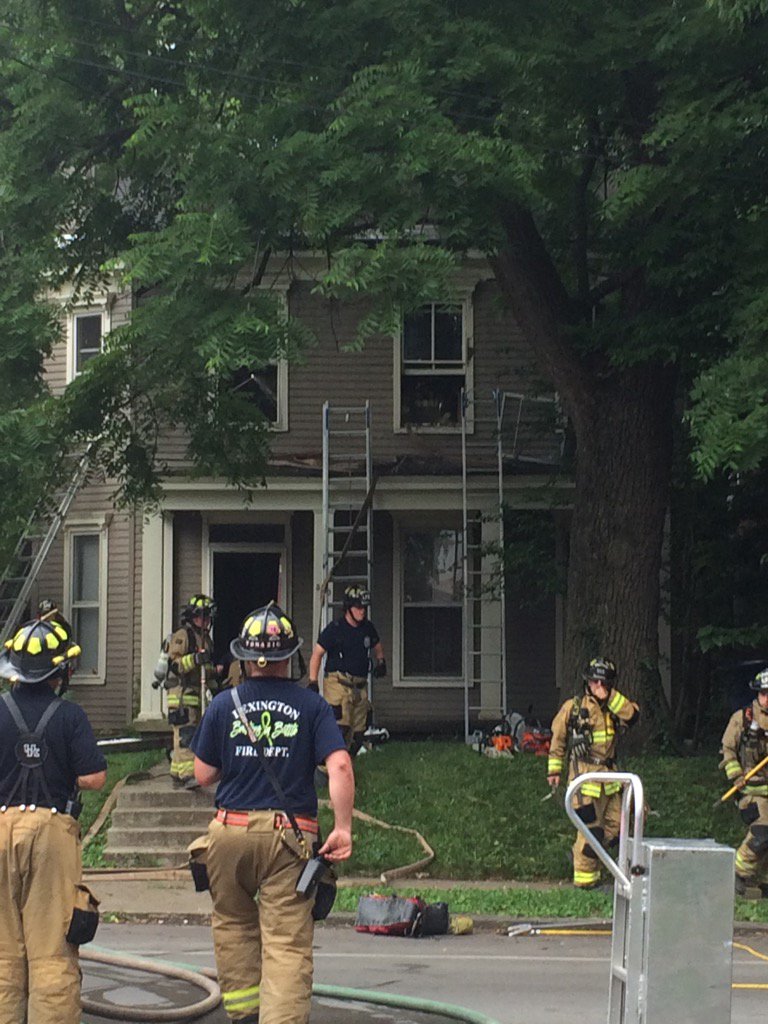 LFDFireChief's tweet image. Crews made a quick stop at the fire on North Broadway on this hot afternoon. Good work.