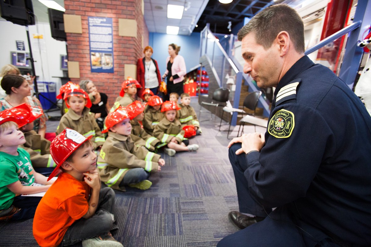 calgarylibrary's tweet image. Planning your #Stampede2016 Parade Day? Drop by Central at 11:30 for an #Engine23 storytime for the family!