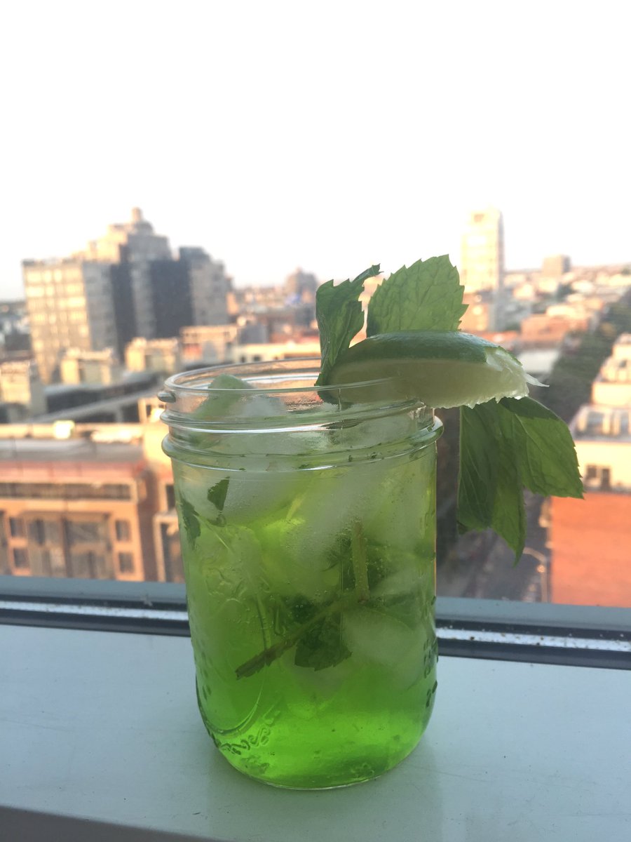 HaleyBowery's tweet photo. #DrinkingGoT Mad King Mojitos! #GameofThrones https://t.co/LRe1Wq78kM