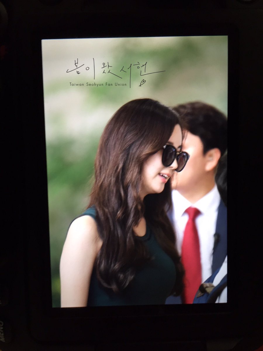 [PIC][27-06-2016]SeoHyun khởi hành đi Bắc Kinh - Trung Quốc để quảng bá cho bộ phim "So,I Married An AntiFan" vào sáng nay - Page 2 Cl6lwpYVEAAZc8x