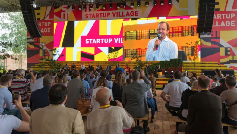 v_imsiberian's tweet photo. Russia's Skolkovo brought 10 companies to #ECAsia2015, 6 began operating in SG. What's next? https://t.co/V8MwNK1XKZ https://t.co/SvELJSxL1D