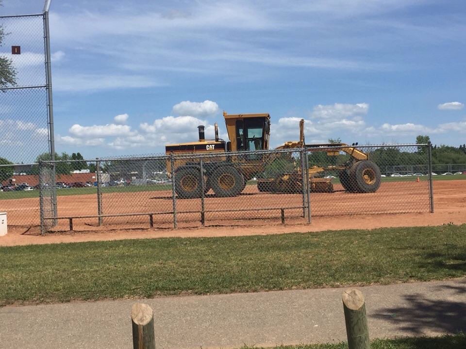 GregBrons's tweet photo. Heres what the city of saskatoon uses to maintain an infield#cityofsaskatoon #badhops #whoneedsteeth https://t.co/dg8HsocvDa