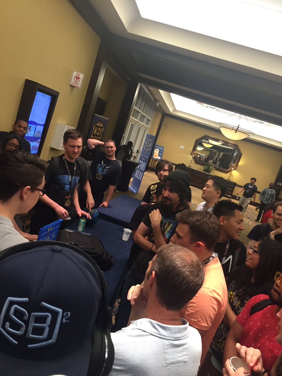 JWonggg's tweet image. People are MMing in Connect 4 at #CEO2016