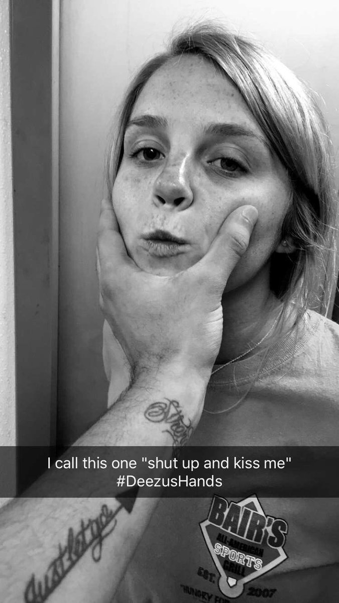 _daddydisco's tweet image. My #handmodeling career is off to a promising start. I&apos;ll remember you guys when I&apos;m famous. #DeezusHands