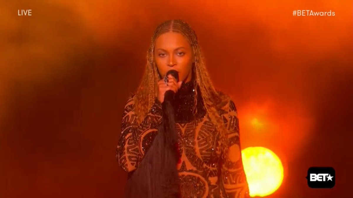 MrJeromeTrammel's tweet photo. Beyonce just brought heaven to the BET Awards! #BETAwards @BET @BETAwards https://t.co/xBJIMKseBG