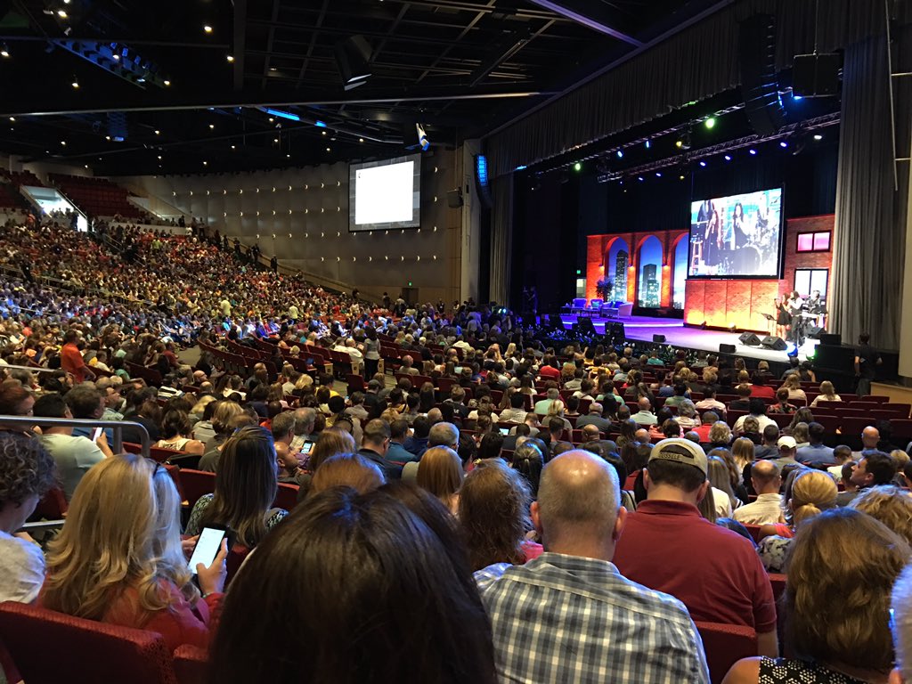 The crowd is hopping #ISTE2016 #liuiste16
