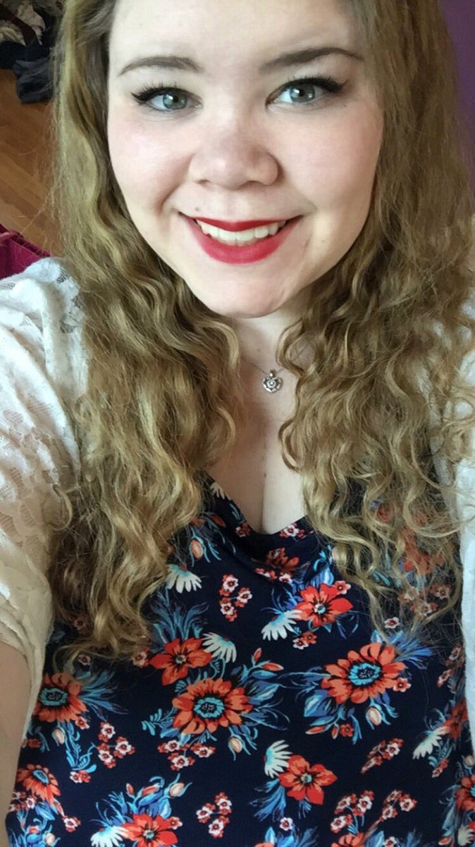 wesleyismylight's tweet photo. #EmblemsBreakTheInternet 
I love my hair 💗 https://t.co/3huhWqiTi1