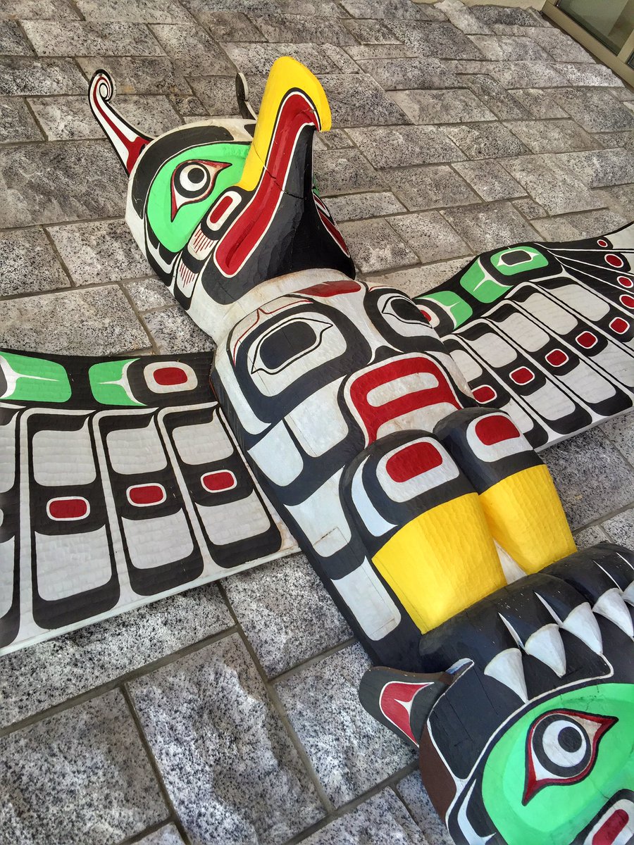 mrlangesmtexas's tweet photo. What boys' school wouldn't love to have a totem pole? This one is at @SaintsBC where #IBSC2016 is beginning! https://t.co/buEEyJtYG8