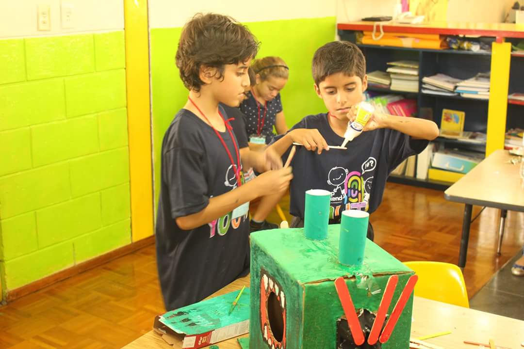 emavemama's tweet photo. A todo niño le gusta el carton del juguete otros crearlos con material de reciclaje Sale la idea Haz tus juguetes. https://t.co/ywdmU9zwh1